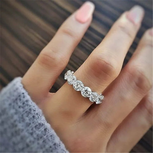 round diamond ring
